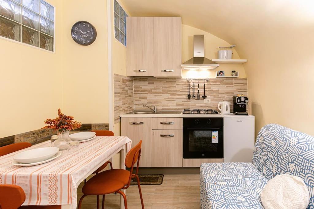 La Chicca Appartamento Intero Nei Quartieri Spagnoli Nápoles Exterior foto