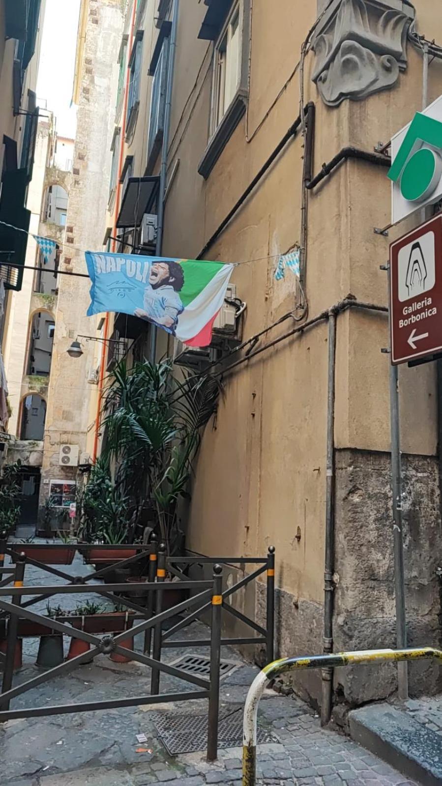 La Chicca Appartamento Intero Nei Quartieri Spagnoli Nápoles Exterior foto